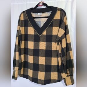 MACARON L Sample VNeck Mustard Yellow and Black Sweater 169